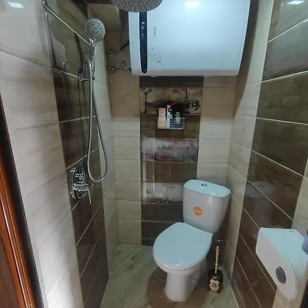 Tiny House In The Center Of * Warna